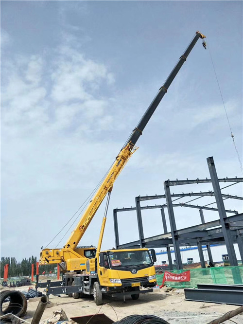 黄平县超高层建筑钢结构吊装案例